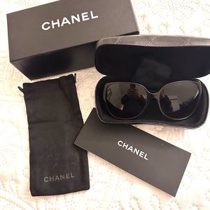 Authentic CHANEL 5216 Sunglasses. Pre-loved, pristine condition !